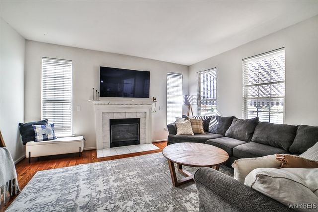 17 Creekwood Drive, Lancaster, NY 14086