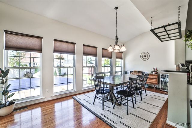 17 Creekwood Drive, Lancaster, NY 14086