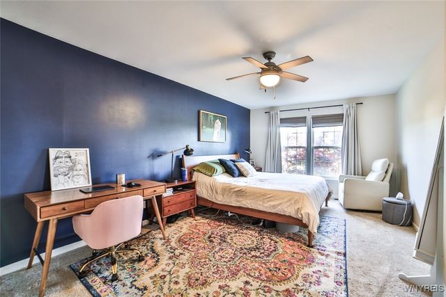 17 Creekwood Drive, Lancaster, NY 14086