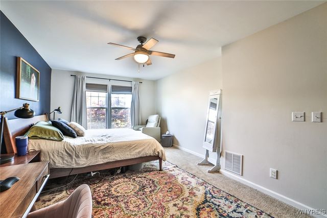 17 Creekwood Drive, Lancaster, NY 14086