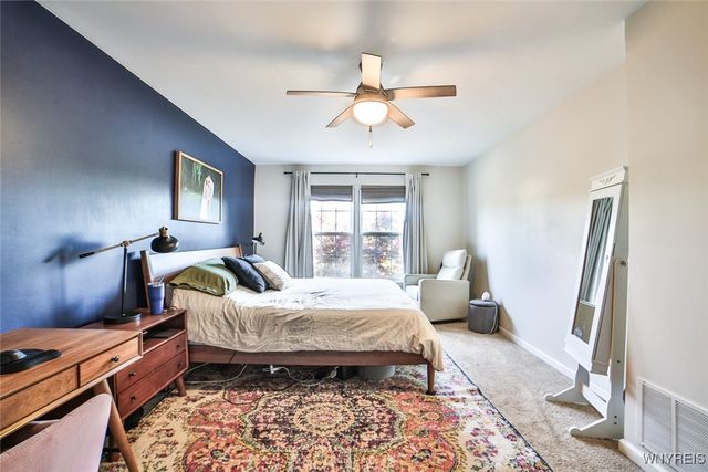 17 Creekwood Drive, Lancaster, NY 14086