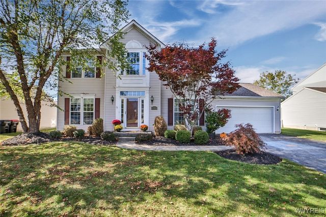 17 Creekwood Drive, Lancaster, NY 14086