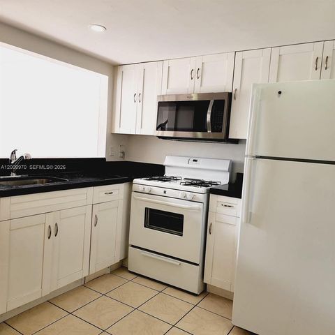 18051 NW 68th Ave K202, Hialeah, FL 33015