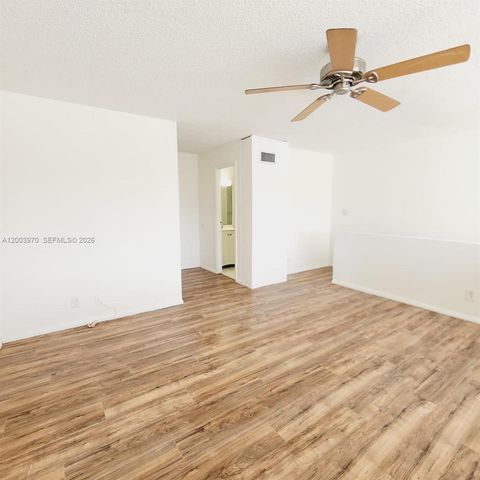 18051 NW 68th Ave K202, Hialeah, FL 33015