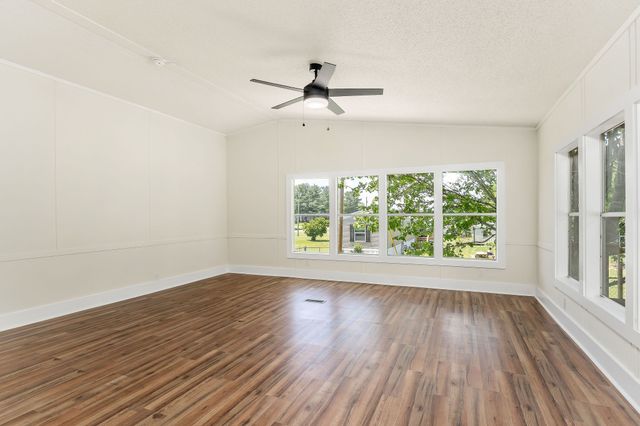 128 Meridian Dr, Smithville, TN 37166