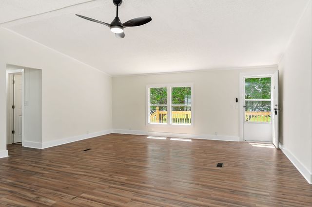 128 Meridian Dr, Smithville, TN 37166