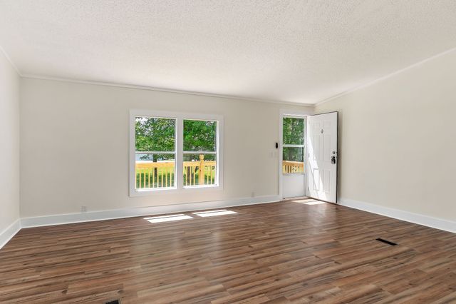 128 Meridian Dr, Smithville, TN 37166