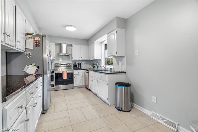 3168 Country Club Drive, Medina, OH 44256