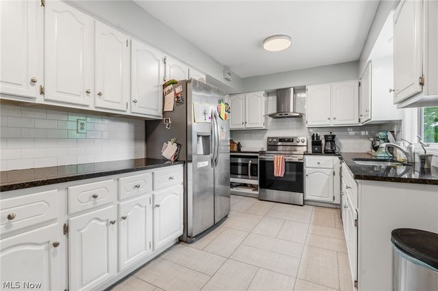 3168 Country Club Drive, Medina, OH 44256