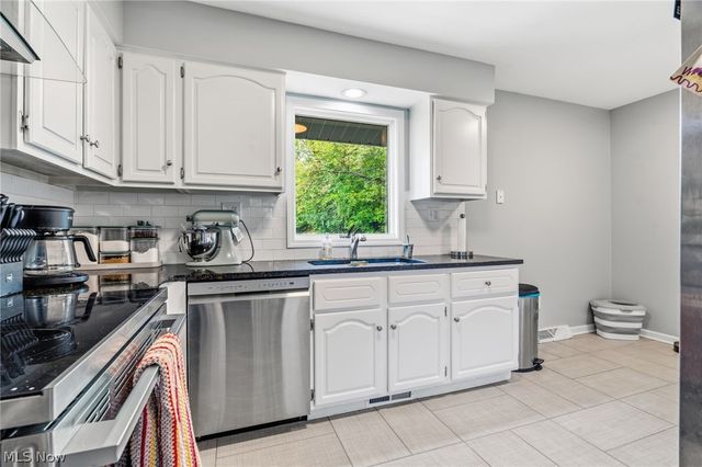 3168 Country Club Drive, Medina, OH 44256