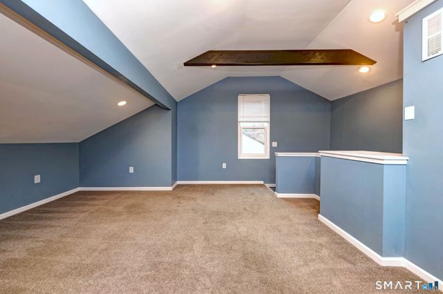 55 Dowd Avenue 22, Canton, CT 06019