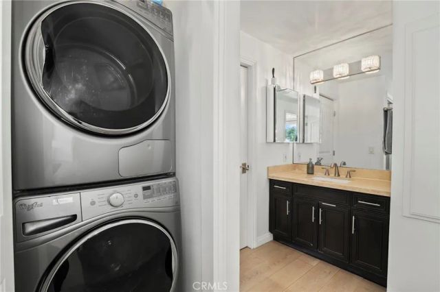 2263 Fox Hills Drive 203, Los Angeles, CA 90064