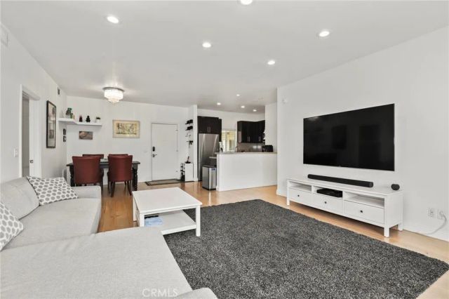 2263 Fox Hills Drive 203, Los Angeles, CA 90064