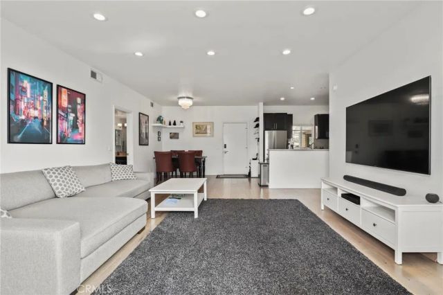2263 Fox Hills Drive 203, Los Angeles, CA 90064