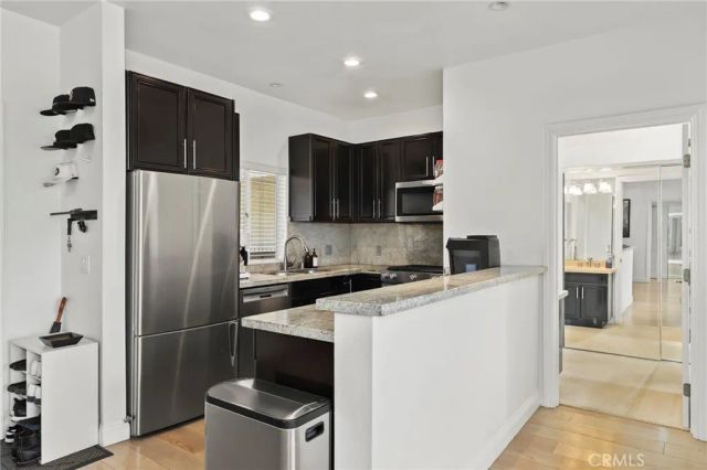 2263 Fox Hills Drive 203, Los Angeles, CA 90064