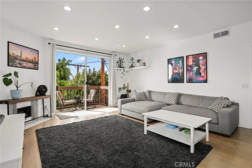 2263 Fox Hills Drive 203, Los Angeles, CA 90064