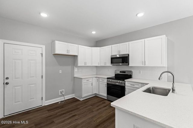 2080 Page Road, Burgaw, NC 28425