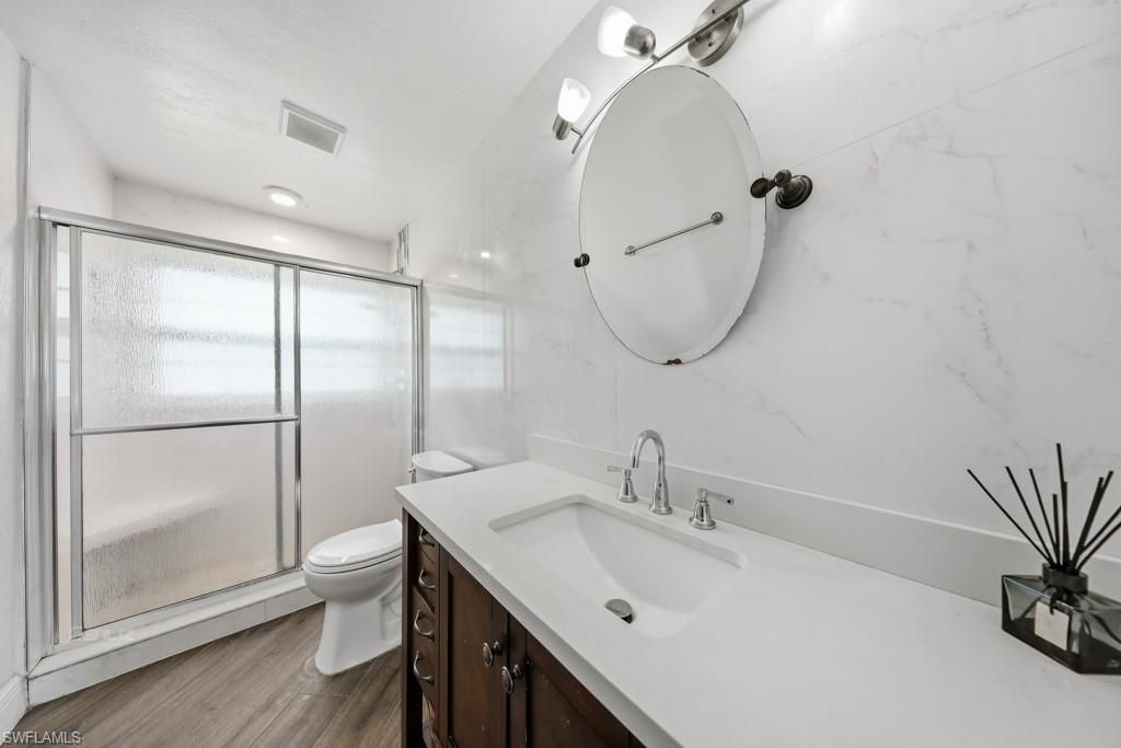 Image 24 of property listing at 21 SW Trafalgar PKWY, Cape Coral, FL 33991