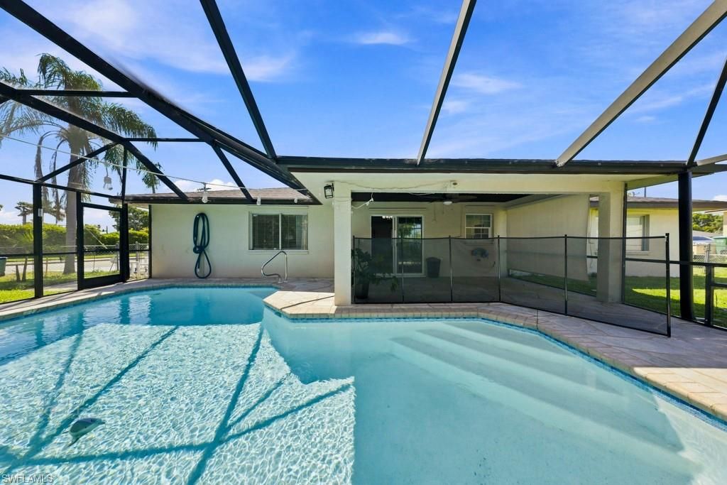 Image 40 of property listing at 21 SW Trafalgar PKWY, Cape Coral, FL 33991