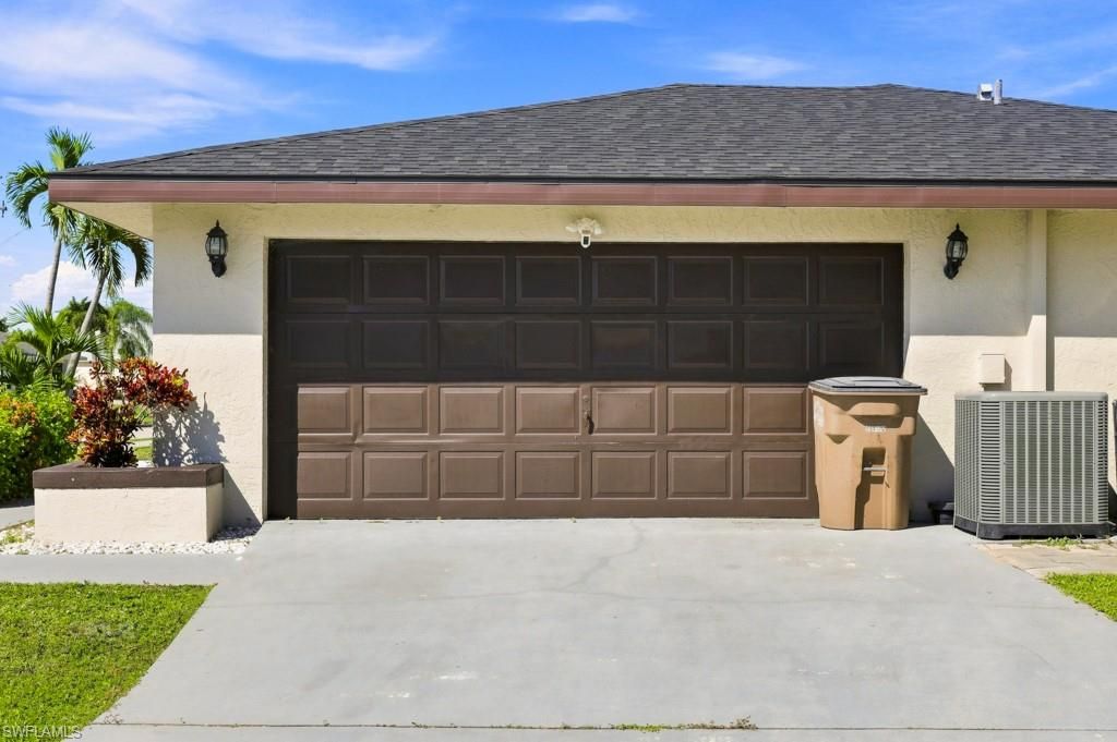 Image 42 of property listing at 21 SW Trafalgar PKWY, Cape Coral, FL 33991