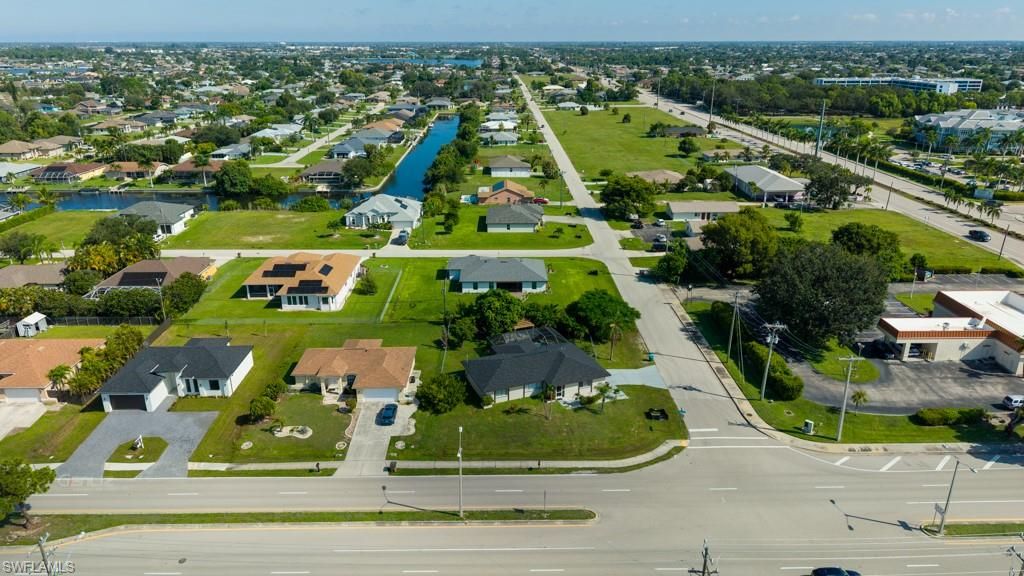 Image 47 of property listing at 21 SW Trafalgar PKWY, Cape Coral, FL 33991