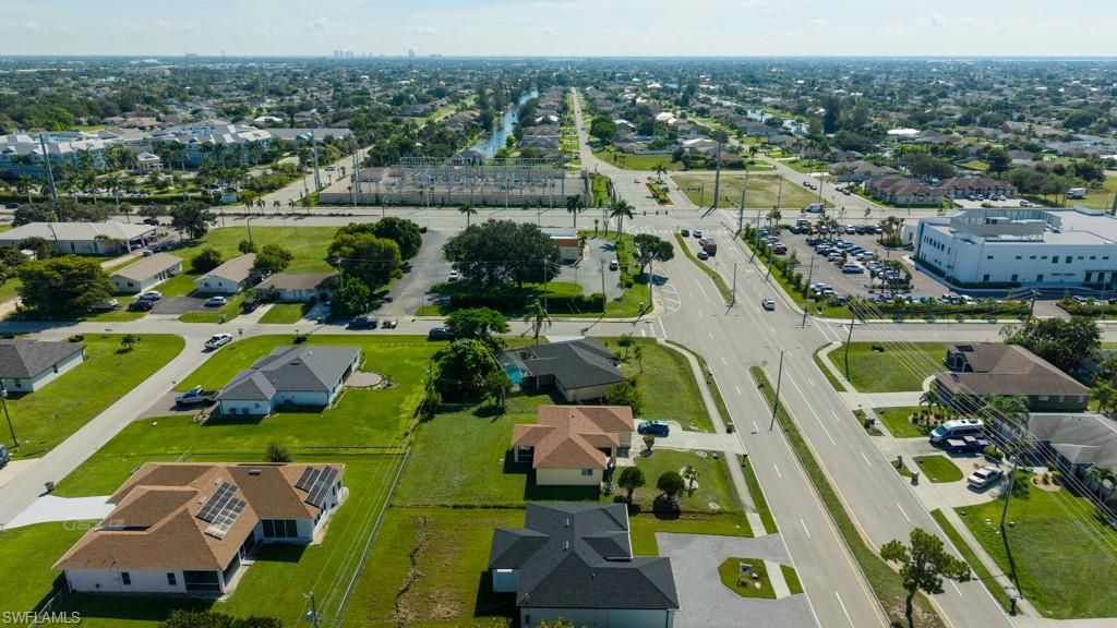 Image 49 of property listing at 21 SW Trafalgar PKWY, Cape Coral, FL 33991