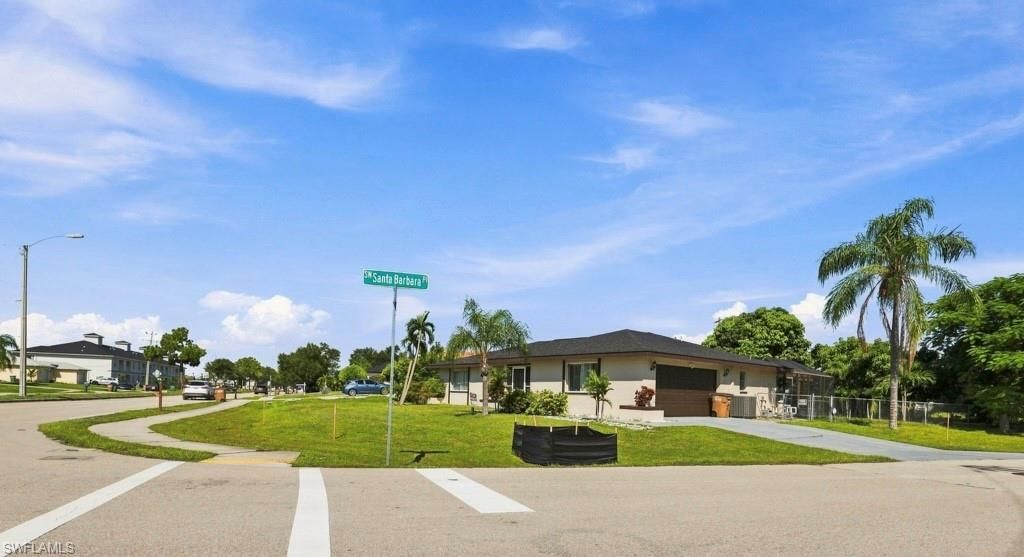 Image 6 of property listing at 21 SW Trafalgar PKWY, Cape Coral, FL 33991