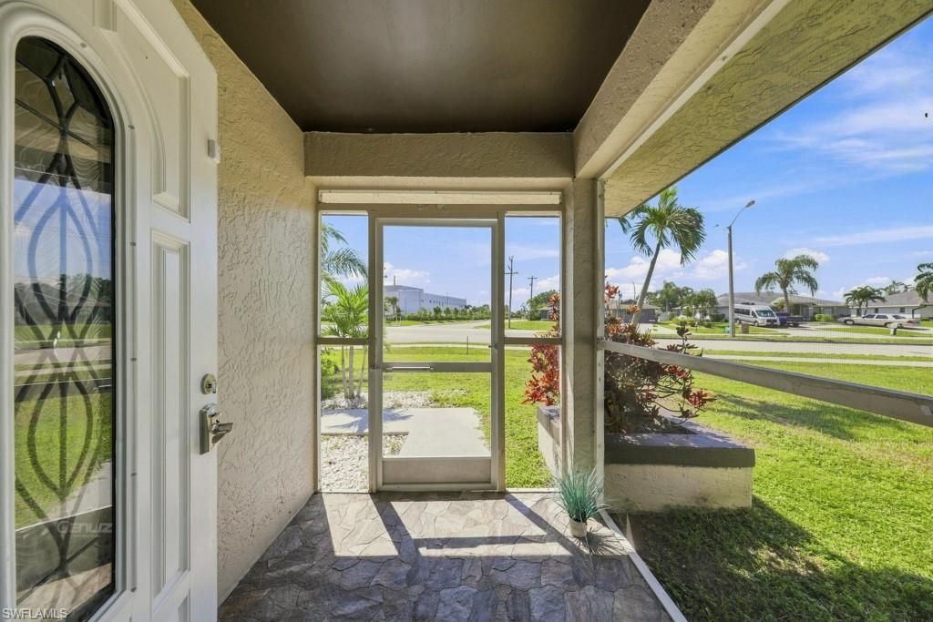 Image 7 of property listing at 21 SW Trafalgar PKWY, Cape Coral, FL 33991