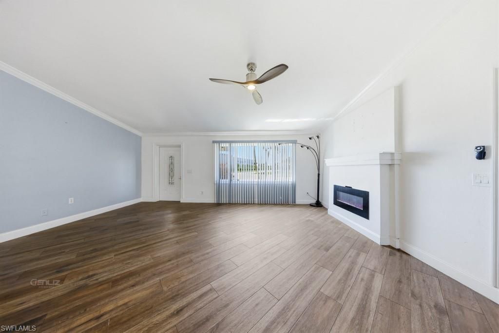 Image 9 of property listing at 21 SW Trafalgar PKWY, Cape Coral, FL 33991