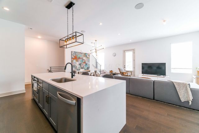 1084 Bryden Road, 9, Columbus, OH 43205