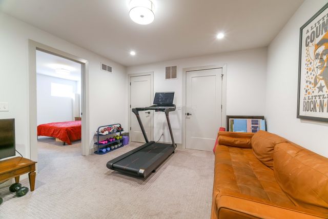 1084 Bryden Road, 9, Columbus, OH 43205