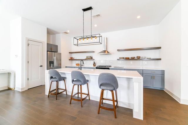 1084 Bryden Road, 9, Columbus, OH 43205