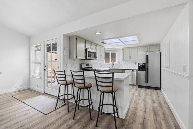 1136 N Atwood Street, Visalia, CA 93291