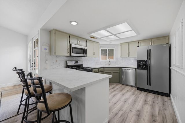 1136 N Atwood Street, Visalia, CA 93291