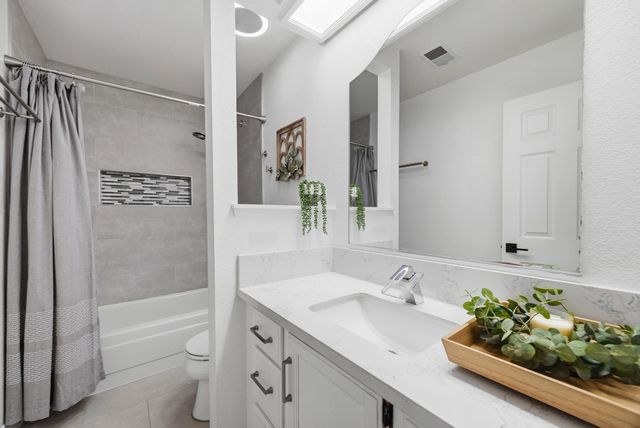 1136 N Atwood Street, Visalia, CA 93291