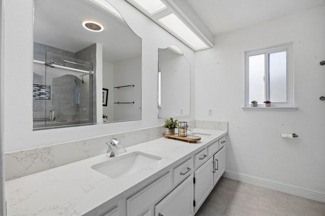 1136 N Atwood Street, Visalia, CA 93291