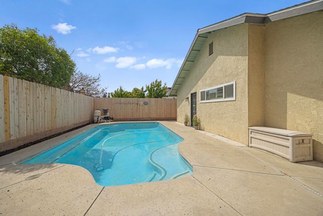 1136 N Atwood Street, Visalia, CA 93291