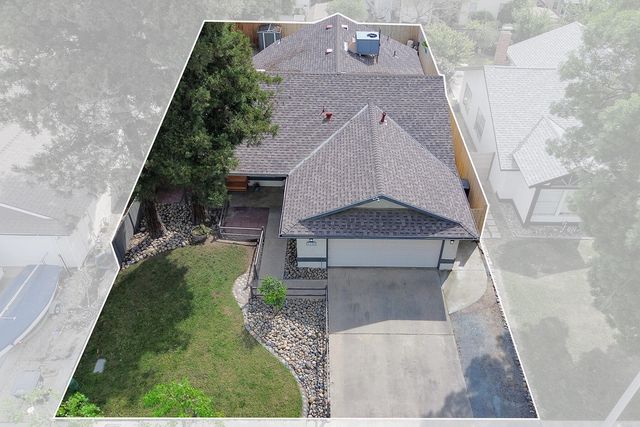 1136 N Atwood Street, Visalia, CA 93291