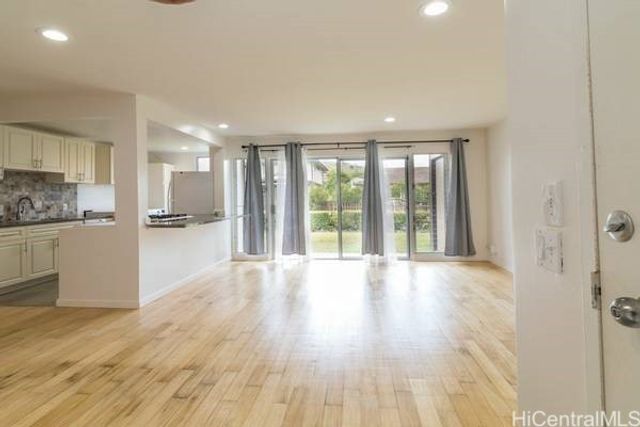 98-448 Kilinoe Street 907, Aiea, HI 96701