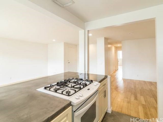 98-448 Kilinoe Street 907, Aiea, HI 96701