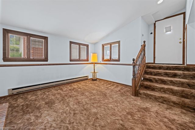 19824 Sussex Street, Saint Clair Shores, MI 48081