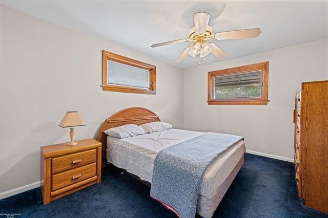 19824 Sussex Street, Saint Clair Shores, MI 48081
