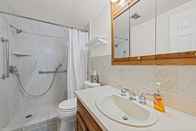 19824 Sussex Street, Saint Clair Shores, MI 48081