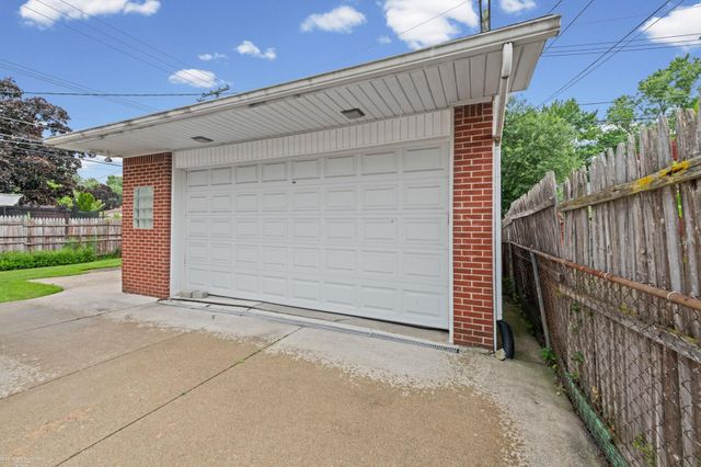 19824 Sussex Street, Saint Clair Shores, MI 48081