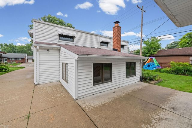 19824 Sussex Street, Saint Clair Shores, MI 48081