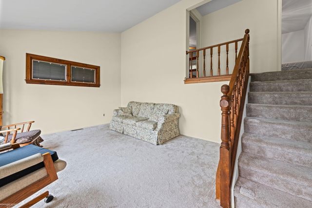 19824 Sussex Street, Saint Clair Shores, MI 48081