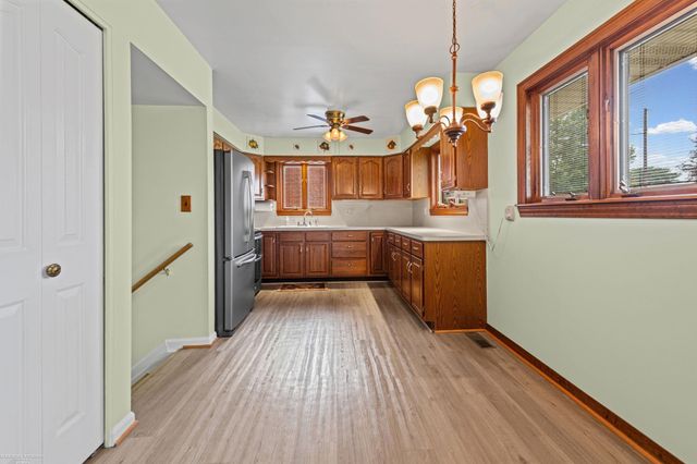 19824 Sussex Street, Saint Clair Shores, MI 48081