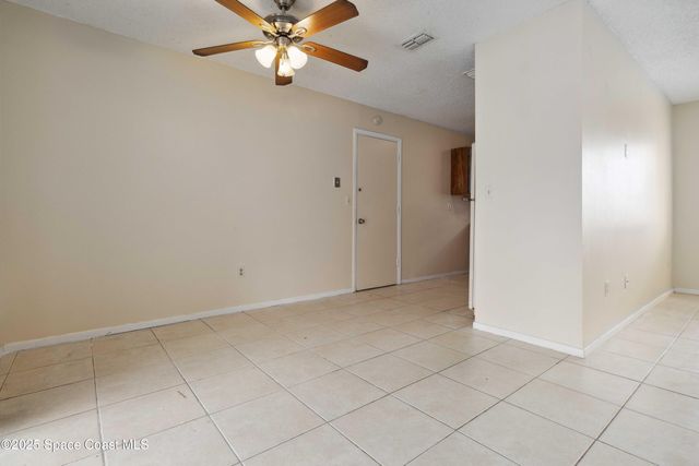 160 Crosspoint Street SE, Palm Bay, FL 32909