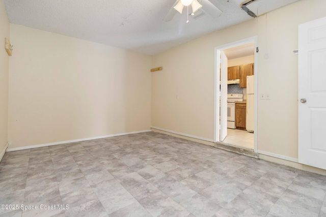160 Crosspoint Street SE, Palm Bay, FL 32909