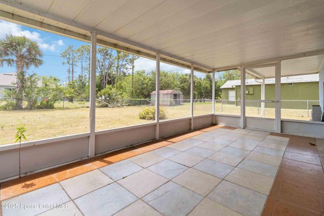 160 Crosspoint Street SE, Palm Bay, FL 32909